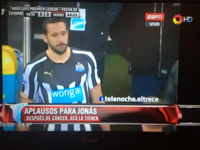 Aplausos para jonas!! Despues del cancer, ACA LO TIENEN #volvioelgalgojonas http://t.co/sxJTaup4s1