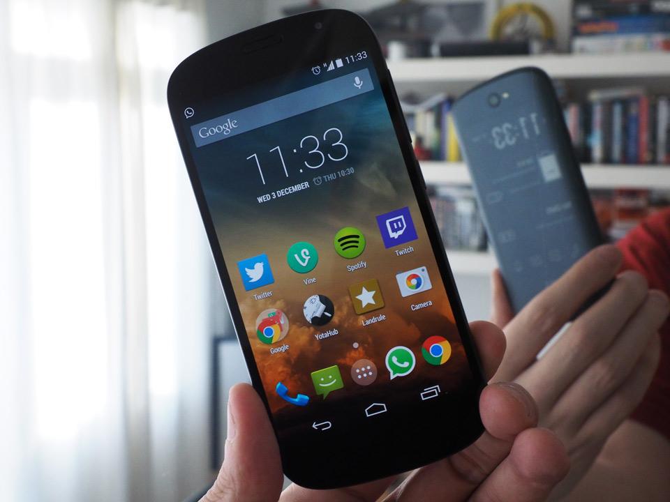 YotaPhone 2 will come to the US via Indiegogo