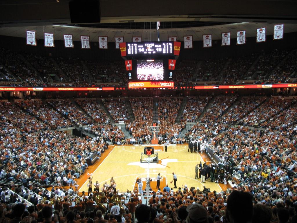 BracketBattles1's tweet photo. Greatest Basketball Arena
•Round of 64•

RT ~ Frank Erwin Center
Fav ~ Pinnacle Bank Aren http://t.co/q98Oq2jRP5
