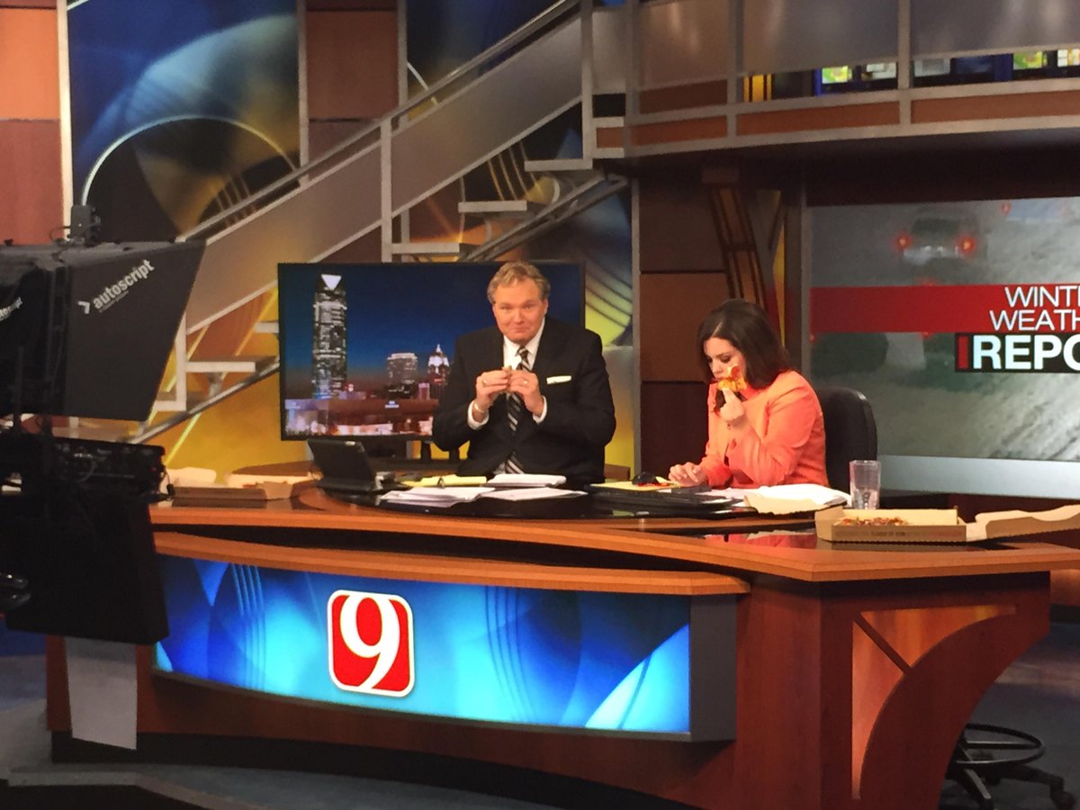 ChasingtheMeso's tweet photo. @kellyogle & @LacieLowry working hard but also finding time to grab a slice or two. @news9 #winterweathercoverage http://t.co/epGiIAS8aK