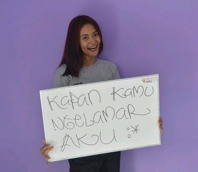 Sekarang aku mau meraih sukses bersama mu jadi sukses bersama :))  "<a href="/ikolerianaP/">Gadis Tribun Viola</a>: Hii☺i ""