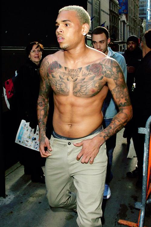 _cbspain's tweet image. #BestFanArmy #TeamBreezy #iHeartAwards 

1 RT = 1 VOTO