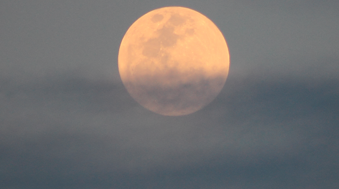 Antonio de León on Twitter: "La salida de la Luna hoy en ...