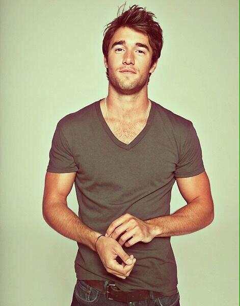 Happy Birthday to my Boyfriend Josh Bowman aka Daniel Grayson  