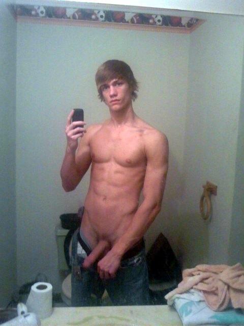 lovesboys4's tweet photo. Hot selfie http://t.co/16owgnR7zg