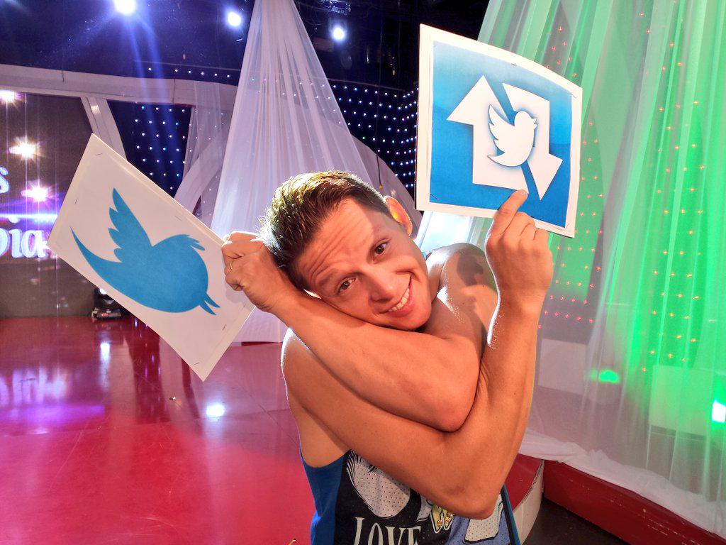 tcsoyelmejor's tweet image. ¿Te ánimas? Aprovecha los comerciales para darle RT a las 6 fotos de #LasRedesSeAtreven.

¡Tú ganarás las ENTRADAS!