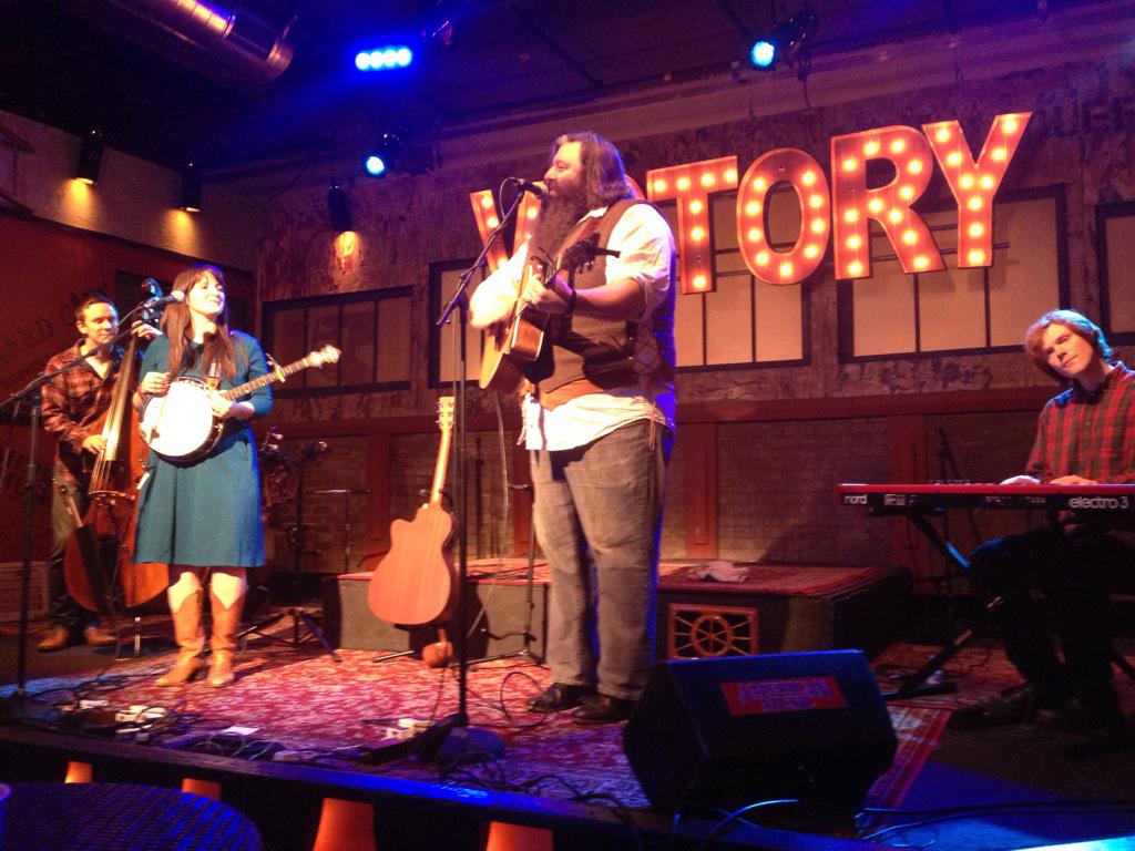 LoveThatAbides's tweet photo. Wow!!! #bannerdays #bandsinseattle http://t.co/NDLS2mvYne
