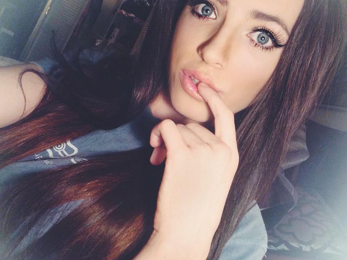 😘😚 http://t.co/qnTmxL9EyS