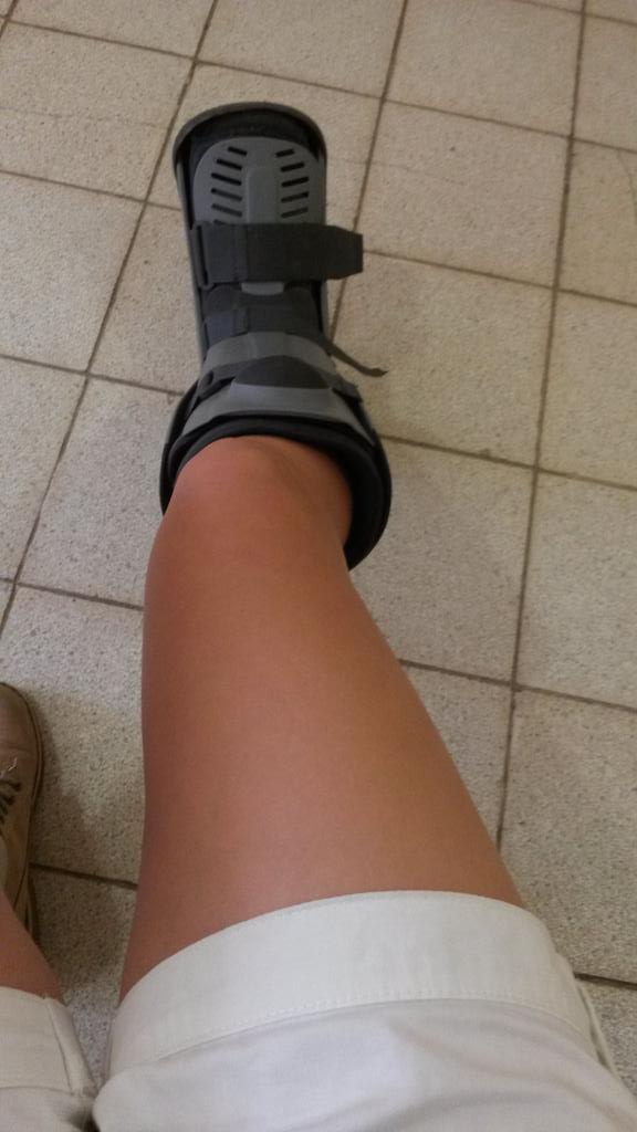 TeamVaderMMA's tweet photo. So many injuries! 
Getting back to my training at the start of April for my first fight :D too amped. @PSYQLOPZ http://t.co/DbFPcAM27M