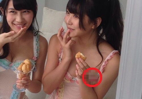 zinyrisolofe's tweet photo. 【超エロ画像】

NMB人気メンの乳輪モロ見えオフショット
が発見され祭りにｗｗｗｗｗｗｗ

→http://t.co/QTjuHv61MA

ひっさしぶりに可愛いメンのガチお宝画像だよｗｗｗｗ http://t.co/k6GVz8ruvR