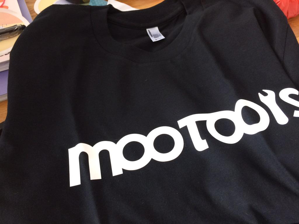cheeaun's tweet image. Should have got this few years ago. I guess better late than never #mootools #tshirt