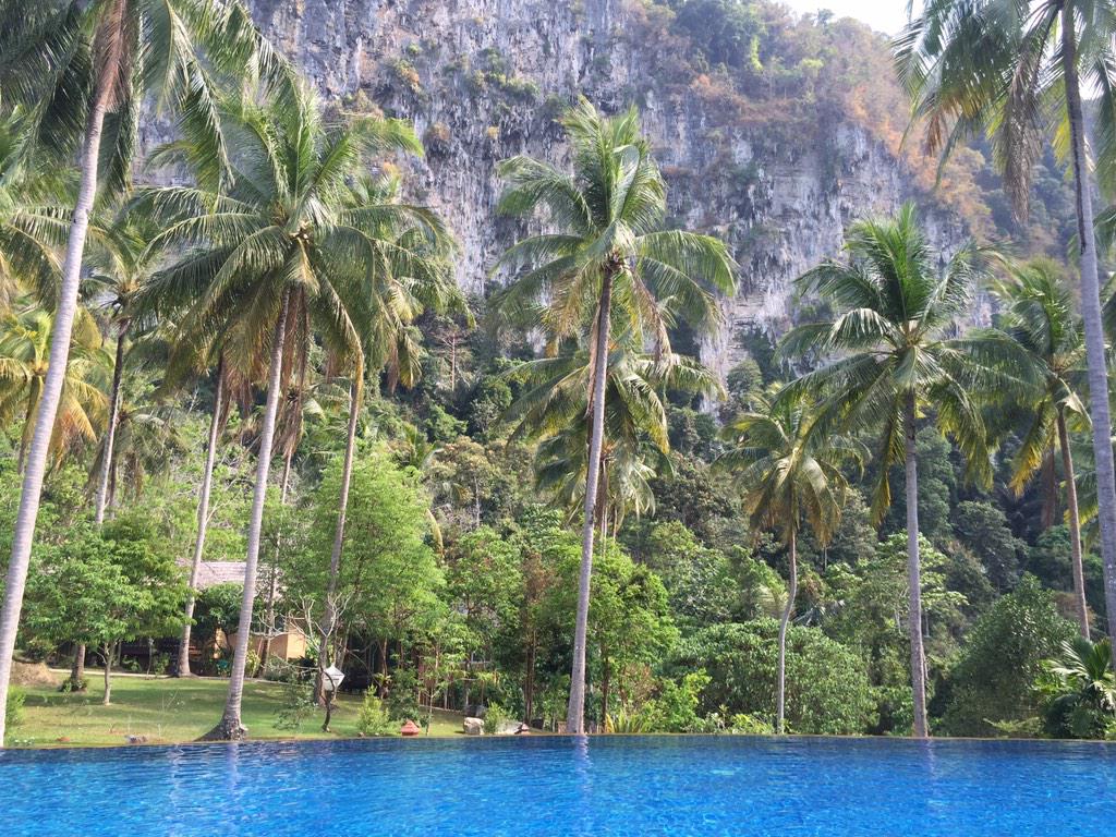 arookes's tweet photo. chilling by the pool in #Krabi http://t.co/Xbam8ZN7sJ