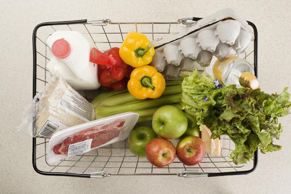 runnersworld's tweet photo. 15 nutrients every runner should be getting (and how to get them in your diet deliciously): http://t.co/ZFR1ELpiTf http://t.co/9VuBa62cyO