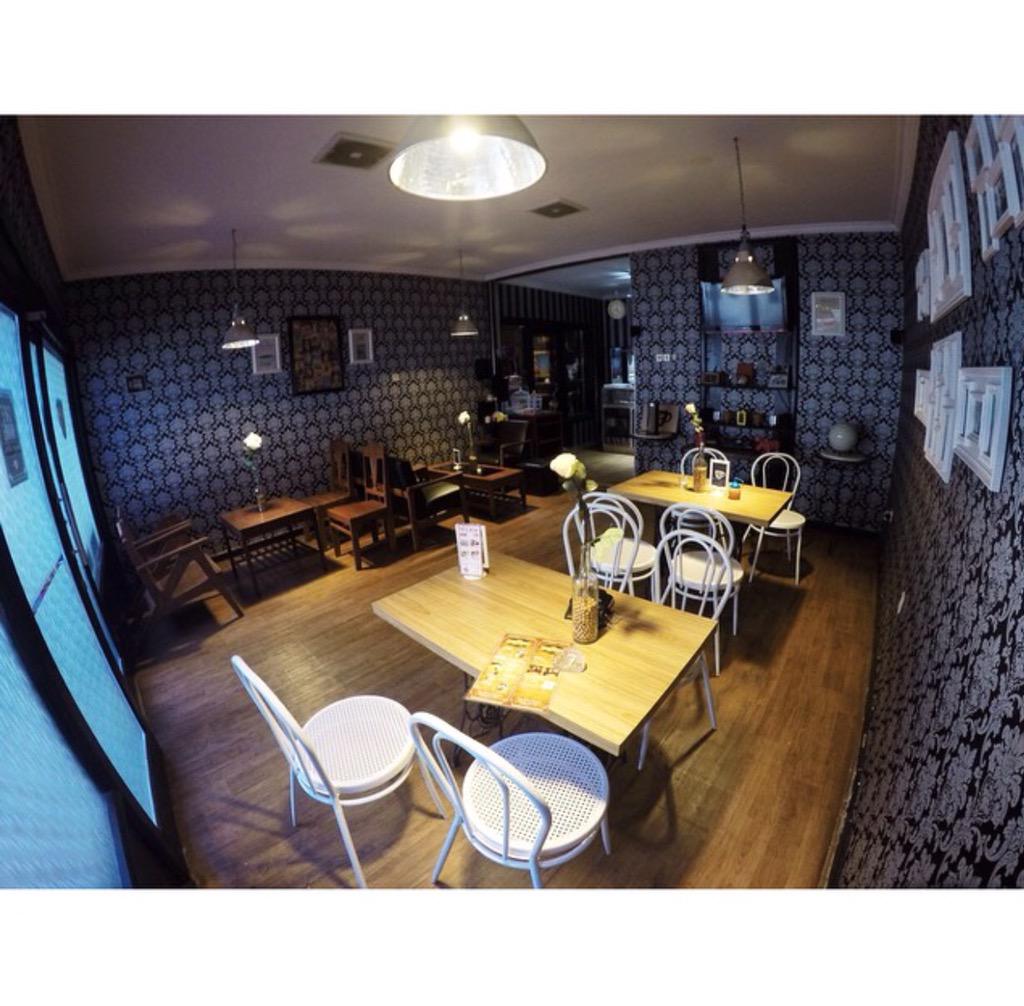 Mau nongrong lucu sambil ngemil kue cubit dan mimik lucu,latihan band,rekaman lagu kamu lamgsung aja dateng ke sini 😊