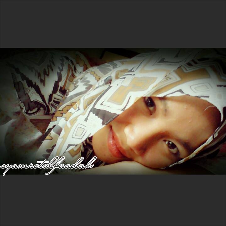 fuadah_s's tweet photo. me :* http://t.co/pwAz7cDhnl