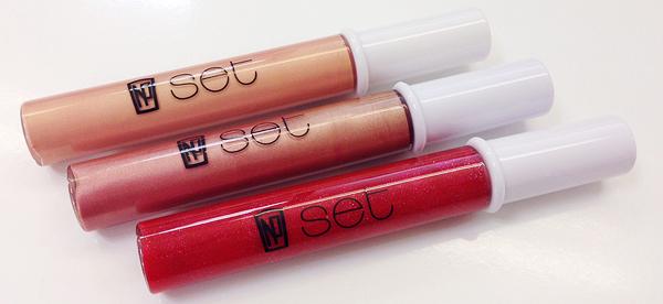 npset's tweet photo. The #NPSet Lip Gloss Trio is normally $66 but you can get it now for only $29. Don't miss out: http://t.co/WchPeoMfpe http://t.co/jMqa5ZUl4m