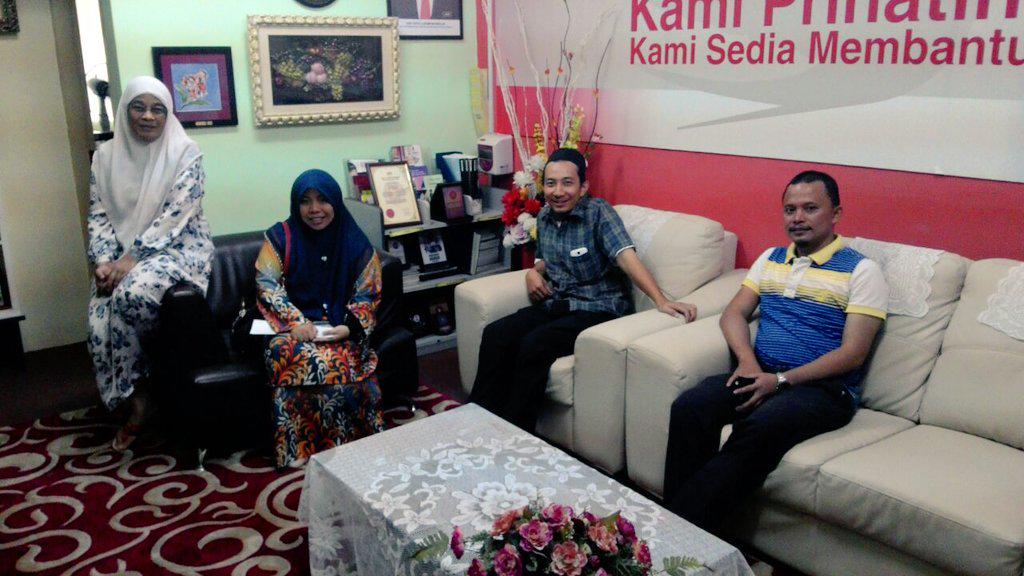 cnc_jerantut's tweet photo. Outreach ke CCSC Chow Kit. TQ Kak Ham atas layanan &amp; ilmu berharga yang dikongsi. @rizalujang1 @KPAADK @CCSCChowKit http://t.co/dnXF0D1yNv