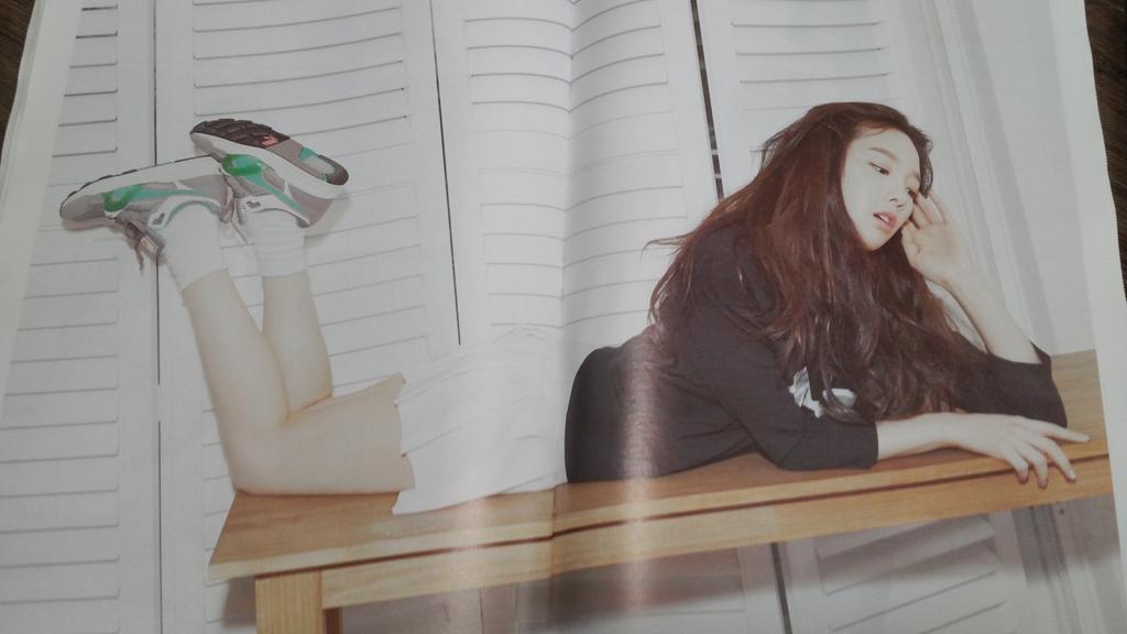 [PIC][05-03-2015]TaeYeon xuất hiện trên ấn phẩm tháng 4 của tạp chí "HIGH CUT" B_UTujzVEAAp6KD