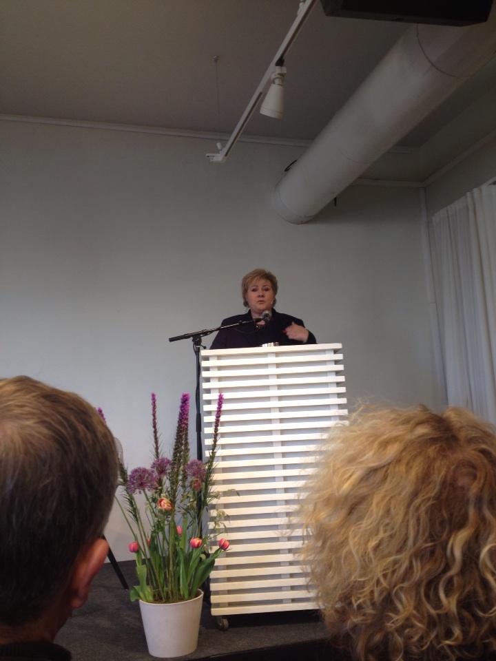 SOrstavik's tweet photo. Vi er ikke i mål med likestillingen her hjemme heller, sier statsministeren på markering av #8mars på forskudd. http://t.co/4NTMcw4jaS