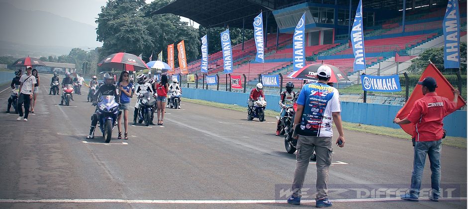 Kurniawanw15's tweet image. #YamahaID Article #weRdifferent is out! "Yamaha R-Series Community 2015" bit.ly/1wXpZGI @YamahaIndonesia