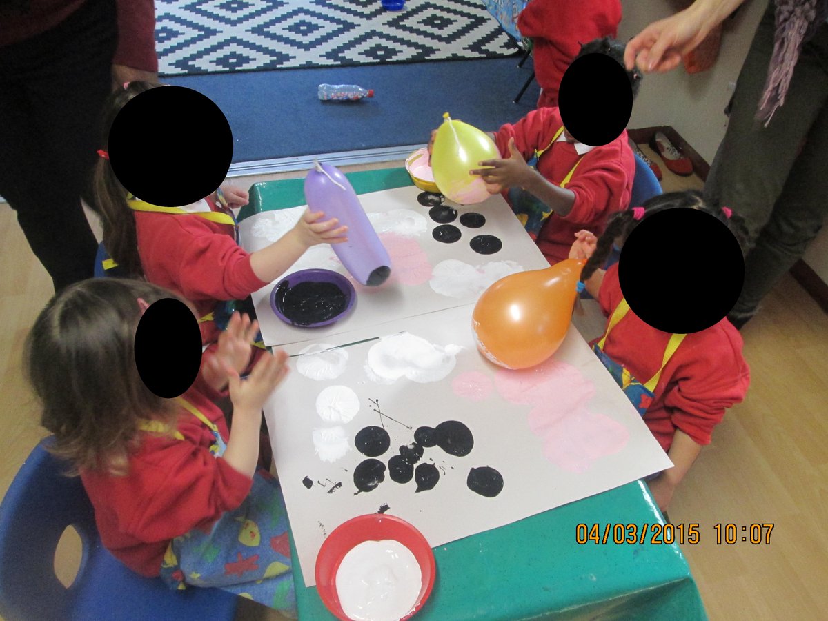 RavenstoneTLG's tweet photo. Balloon printing to make cow pictures http://t.co/vhpdq3eUpV