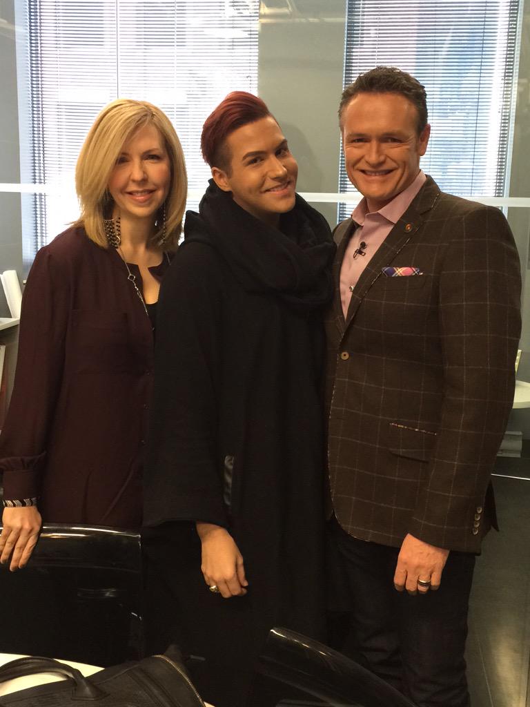 Jane_Lockhart's tweet image. Behind the scenes on @TheMarilynShow with @Jessehazen and @GlenPeloso #DesignCrew #DesignPros #DesignerTips