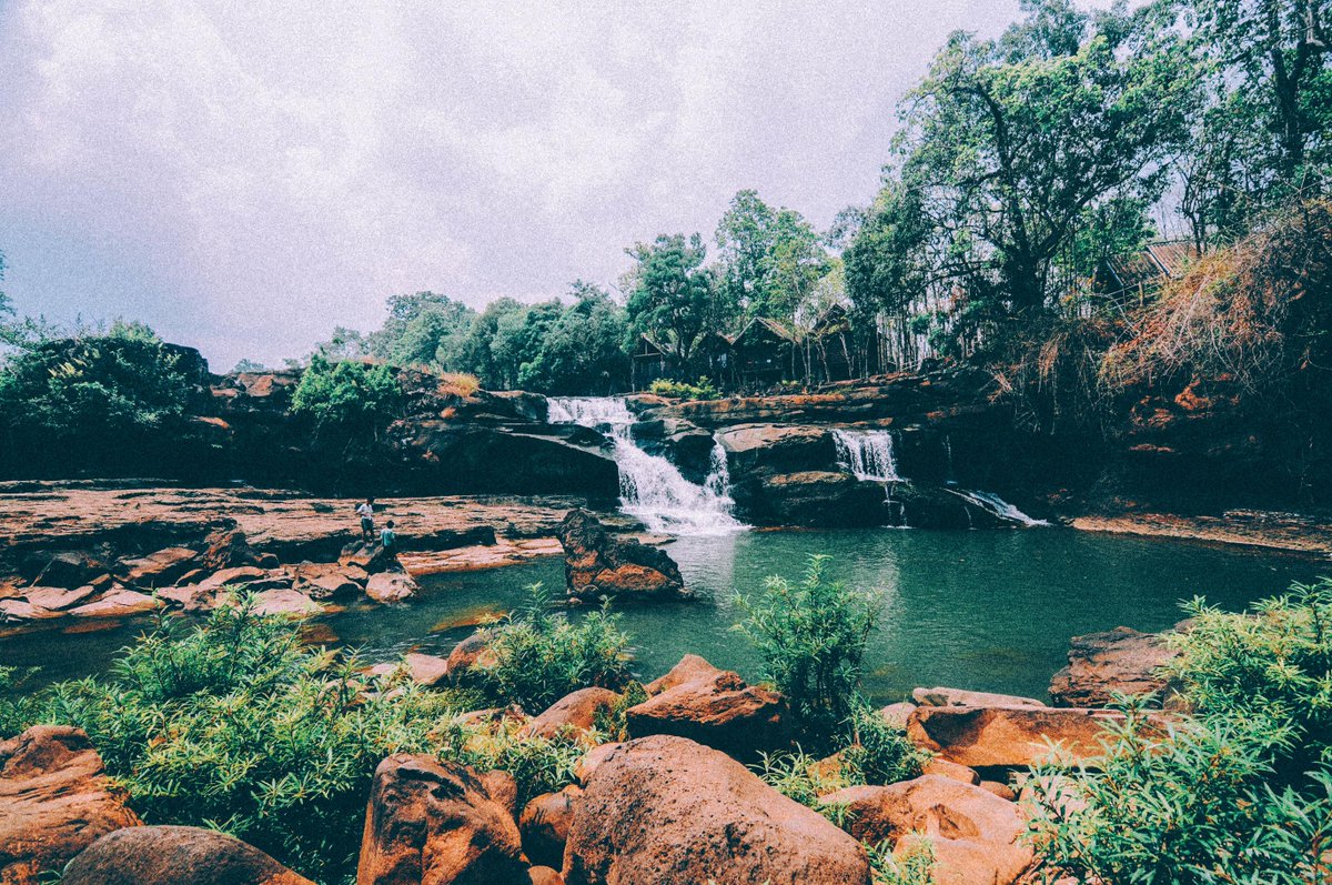 2passeports's tweet photo. Nouvel article sur le blog: Chute et baignade à Tad Lo au Laos
#voyage #laos #tadlo #roadtrip http://t.co/8Xs0Fkvc61 http://t.co/rXkLAF8ssJ