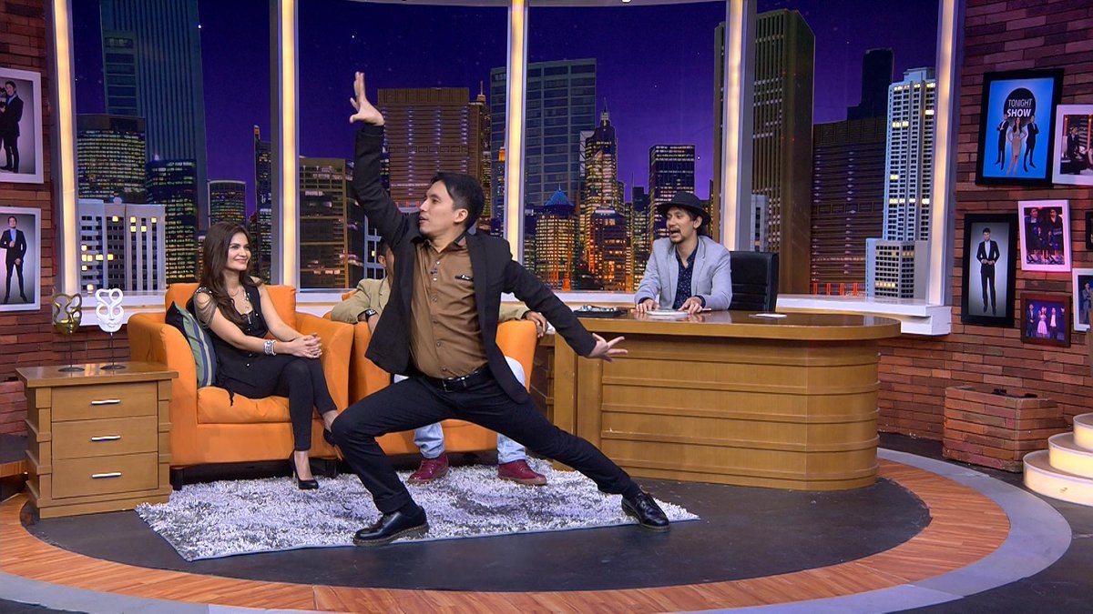 TonightShow_NET's tweet image. Waduhhhh, apalagi yang dilakukan @desta80s kali ini ya??? Penasaran?? Saksikan #TonightShow_NET malam nanti @ 10.30pm