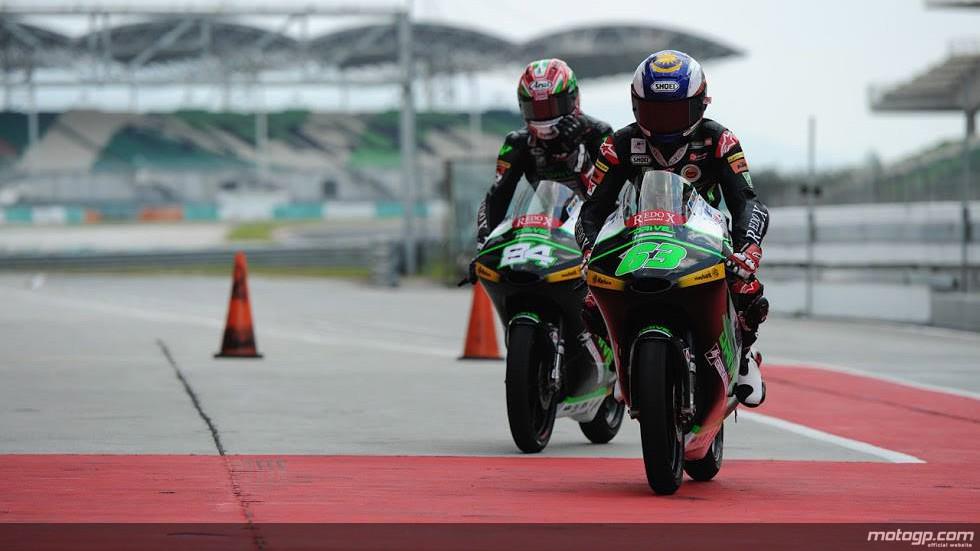 MotoGP's tweet photo. The newly launched @sicracingteam finish their tests feeling confident for the #Moto3 season http://t.co/Kdq8o10m8W http://t.co/Lno4pRs1JB