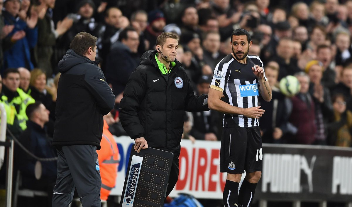 fifacom_es's tweet photo. Emotivo regreso al fútbol del argentino @elgalgojonas: http://t.co/HGOI6qNuPi #WelcomeBackJonas http://t.co/7tjnl2SJNO