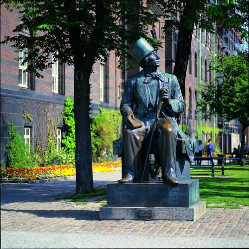 GoVisitDenmark's tweet photo. Happy #WorldBookDay! Ideas for exploring Hans Christian Andersen's #Denmark: http://t.co/0VqPWsSFFe http://t.co/AXIV3QrSbJ