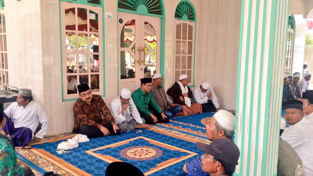 Zairullah_ZA's tweet photo. Mengunjungi masyarakat Kampung Madura di Gunung Sambung Martapura @FraksiPKB @BeritaPKB #Reses http://t.co/LsaBeJSgkm