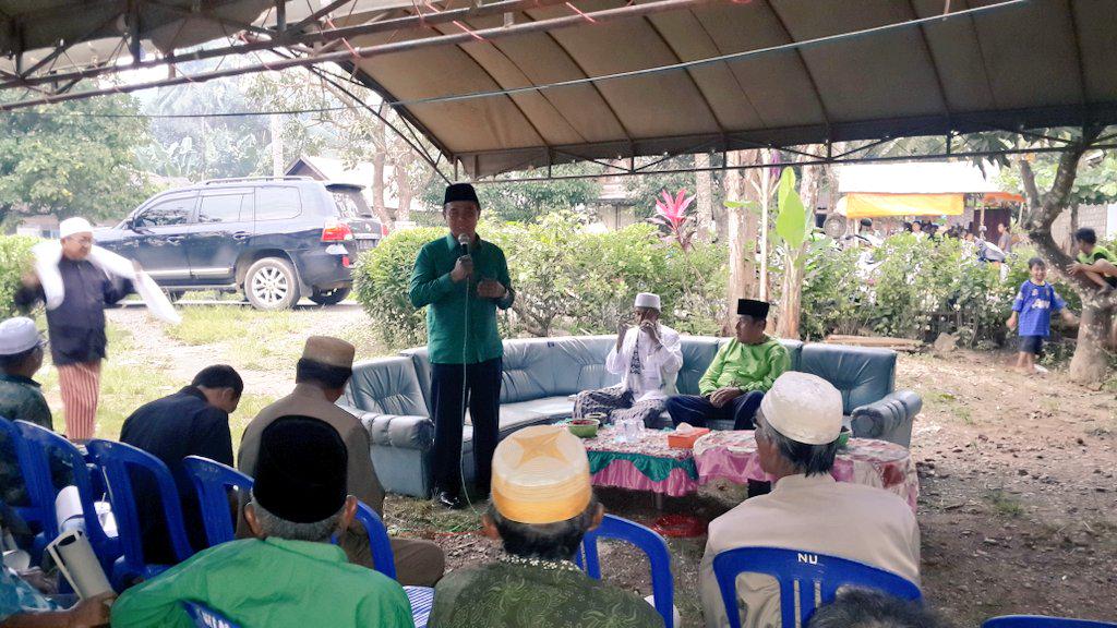 Zairullah_ZA's tweet photo. Kunjungan Terakhir untuk hari ini mampir ke Desa Araniu Kab Banjar @FraksiPKB @BeritaPKB #Reses http://t.co/GtbuXCg14p