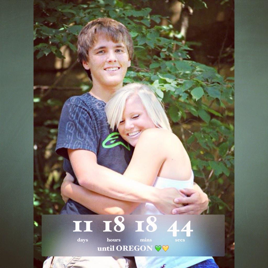 putney_xoxo's tweet photo. 5 years of having you in my life &amp; spending 4 of them with you, I'm so happy we found our way back to each other! 💙💜 http://t.co/dBRpKKhr0L
