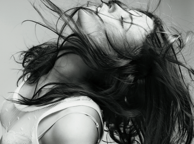 ELLEmagazine's tweet photo. The 15 minute plan to destress your entire life: http://t.co/Mkac6Tjx8H http://t.co/lHD781huDN