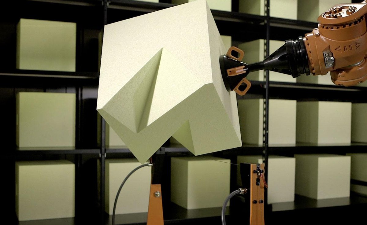 wallpapermag's tweet image. The possibilities are endless, but what will you make with #Robochop? bit.ly/1B6urIm