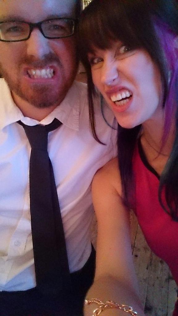 Flauschy_Twitch's tweet photo. Mal nen freundliches Bild von meinem Freund und mir 😁😋 #sotd #YouTuber #foddo http://t.co/aMGNC4TNgA