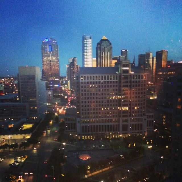 victoriasnee's tweet image. #tbt to a beautiful Dallas night with no ice in sight! #overthecold #overtheice