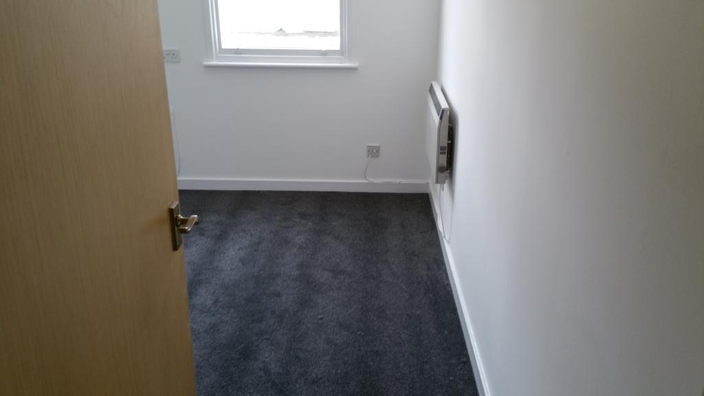 cescarpets's tweet photo. #carpet &amp; underlay @ £13.50 a sqm
#vinyl 
Get in touch today for a free quotation 
Cescarpetsandflooring@gmail.com http://t.co/tE5IjHBTTu