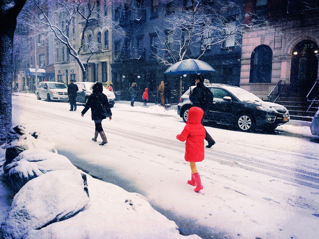 Red on white, #Chelsea. NYsceneonthestreets.blogspot.com @NewYorkPhotoRT @manhattanphotos @ElMundoEnFoto @NYFotography @NYCSNAP
