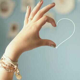 @lolo_9977 إن مدحنــــا فيك .. ماجبنا جديـــــــــد .. أنتي طيبك قبل نمدح مادحـــك