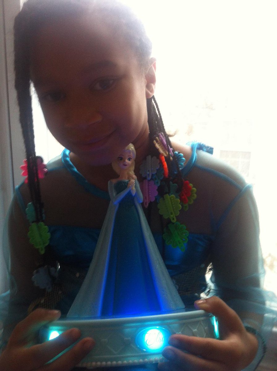 lynette_j_hodge's tweet photo. Stop the SNOW! Stop the SNOW! I can't hear this Elsa song any MO! Lol! #Yikes #SNOWDaze #PrincessHope #fox29snow http://t.co/uvrrTMFnr7