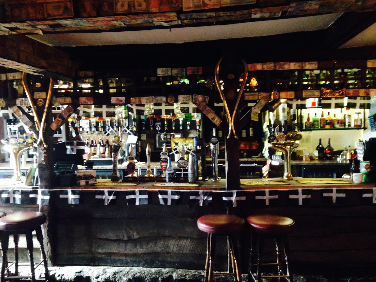 St Piran’s day in full swing at Jamaica Inn.  Here’s a shot of the Smuggler’s Bar taken just before the rush!