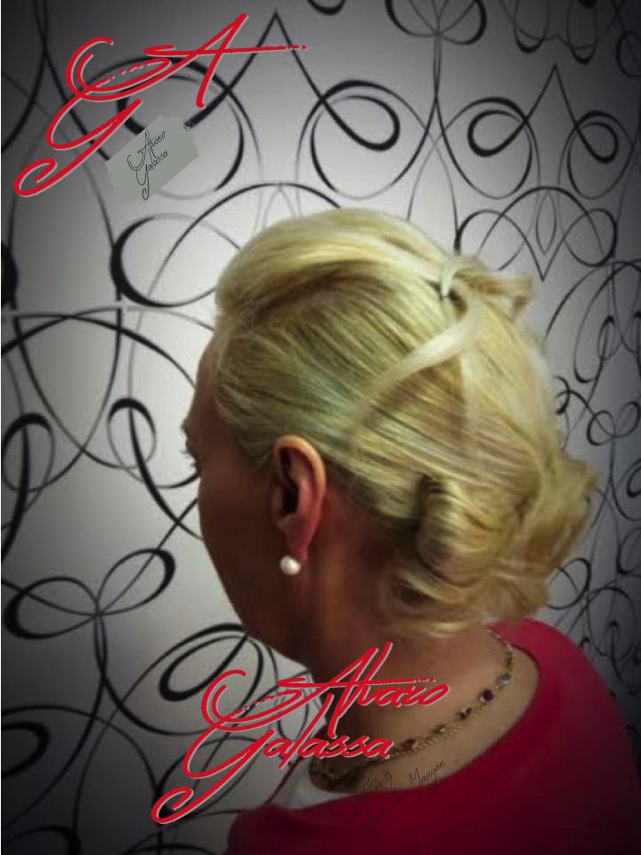 alvarogalassa's tweet photo. #recogido con diferentes #bucles #pelo #rubio #superaclarante #peluquería #hairstylist #streetstyle #álvarogalassa http://t.co/y8wPO9fce9