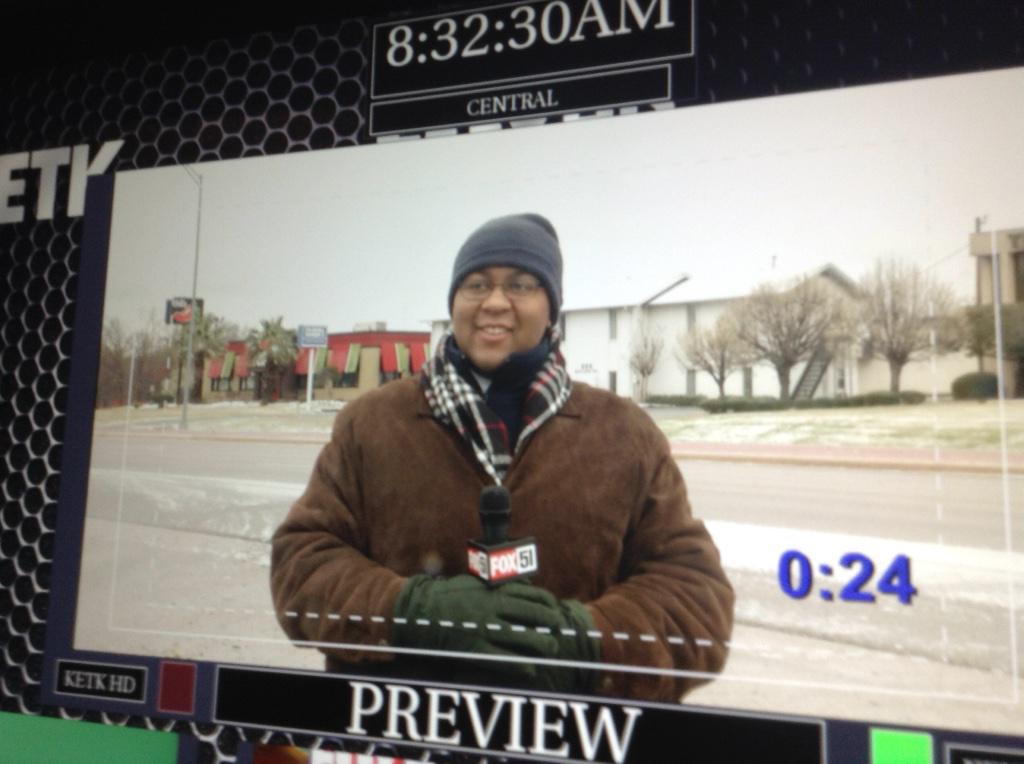 jamesAkaJTTvGuy's tweet photo. The legendary @Marcus_WX rocked out on the liveshots today!!! #thebomb #wxguy http://t.co/a8YiDltdlh
