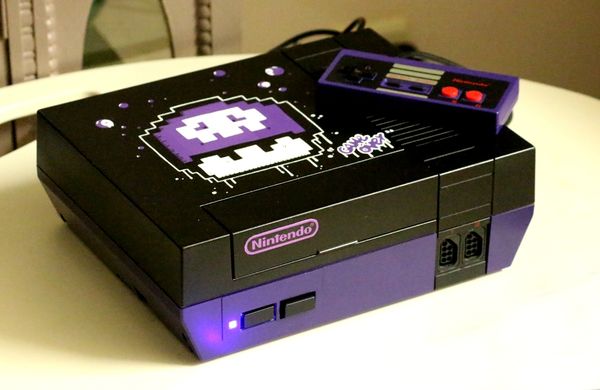 garotasgeeks's tweet image. Artista cria versões customizadas INCRÍVEIS para consoles antigos! &amp;lt;3 bit.ly/18TRT0Y #RetroGaming