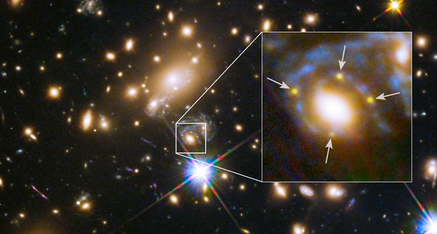 La croix d'Einstein découverte grâce au télescope Hubble. B_W2R4PU8AAHA55