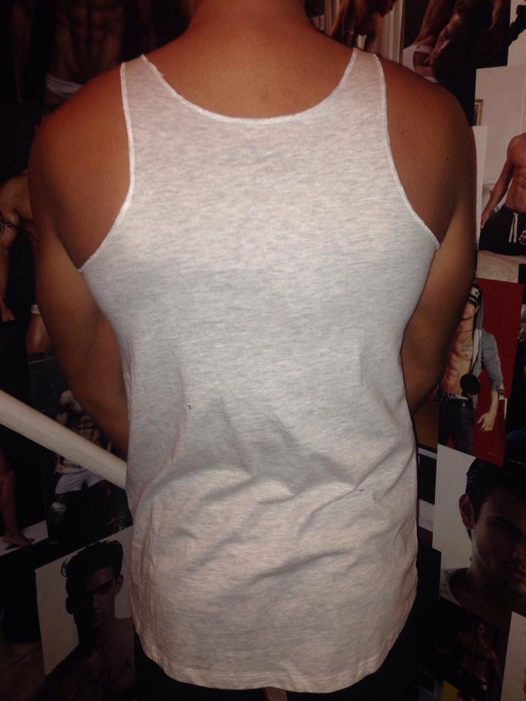 The_Vest_Shop's tweet photo. #muscle #men #vest #gym #gymwear #ripped #lift #gymfit #mensclothing http://t.co/4HyXiilRer http://t.co/eUcOgKIGHj
