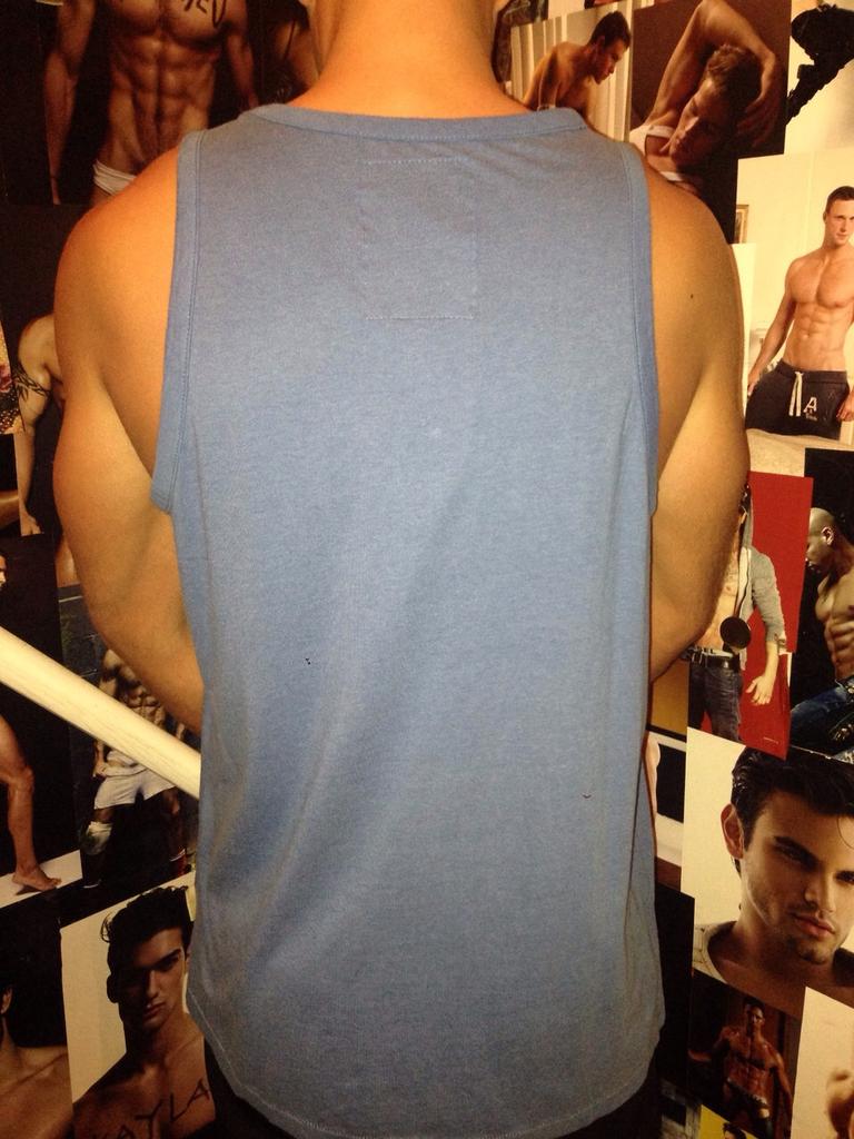 The_Vest_Shop's tweet photo. #muscle #men #vest #gym #gymwear #ripped #lift #gymfit #mensclothing http://t.co/4HyXiilRer http://t.co/EllfBmpit4