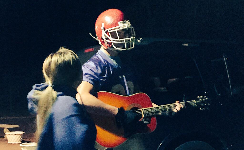 DLine_Football's tweet image. "@Holley89: @DLine_Football http://t.co/lsErmxsAVw" this is so badass